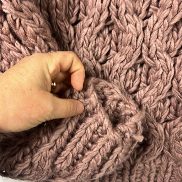 NWT Heavy Chunky Handknitted Sweater - Picture 4 of 8